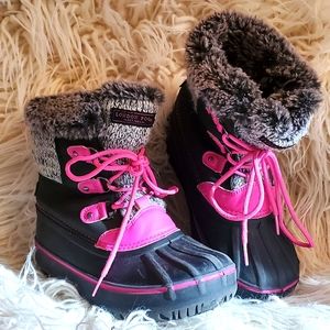 Black and Pink Girls London Fog Duck Boots Size 3